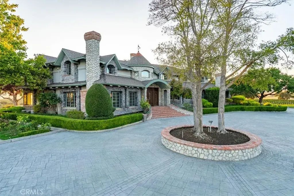 8283 Cross Canyons Road, San Miguel
