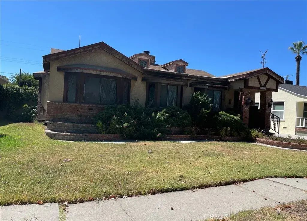 6517 Yarmouth Avenue, Reseda