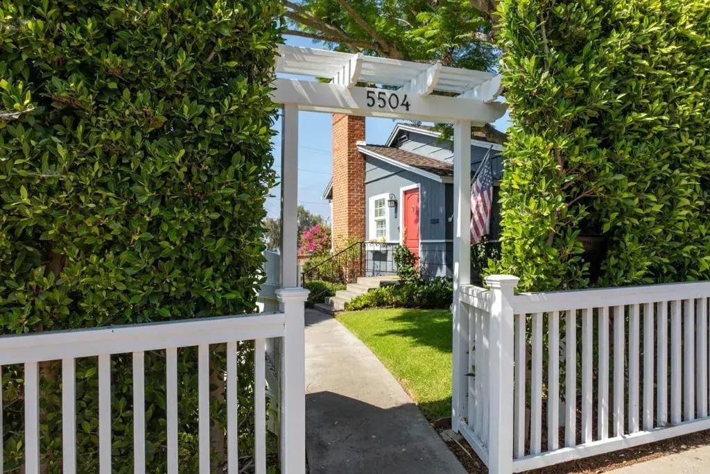 5504 Linda Rosa Avenue, La Jolla