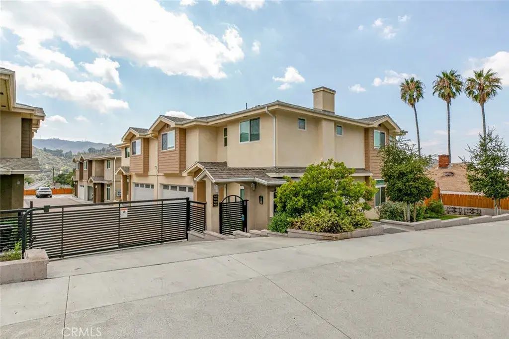 7028 Valmont St A, Tujunga