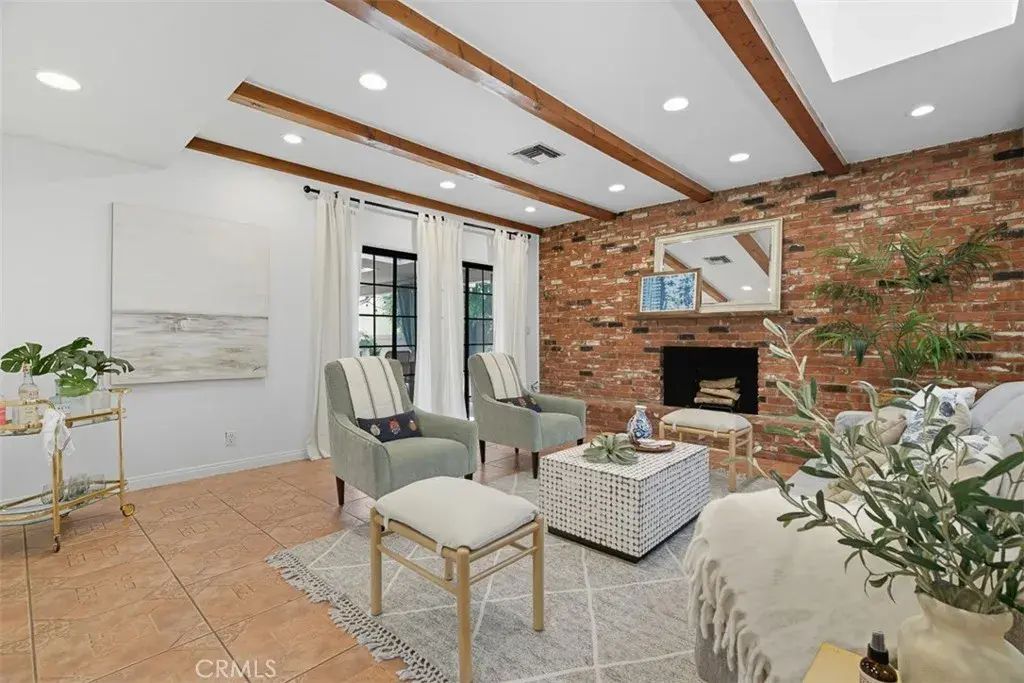 3141 Jolley Drive, Burbank