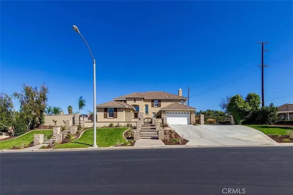 8017 Armagosa Drive, Riverside