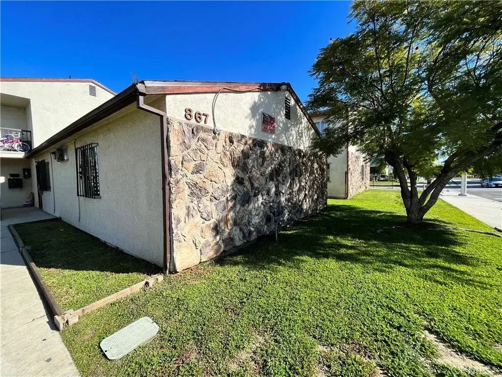 855 E 120th Street 1, Los Angeles