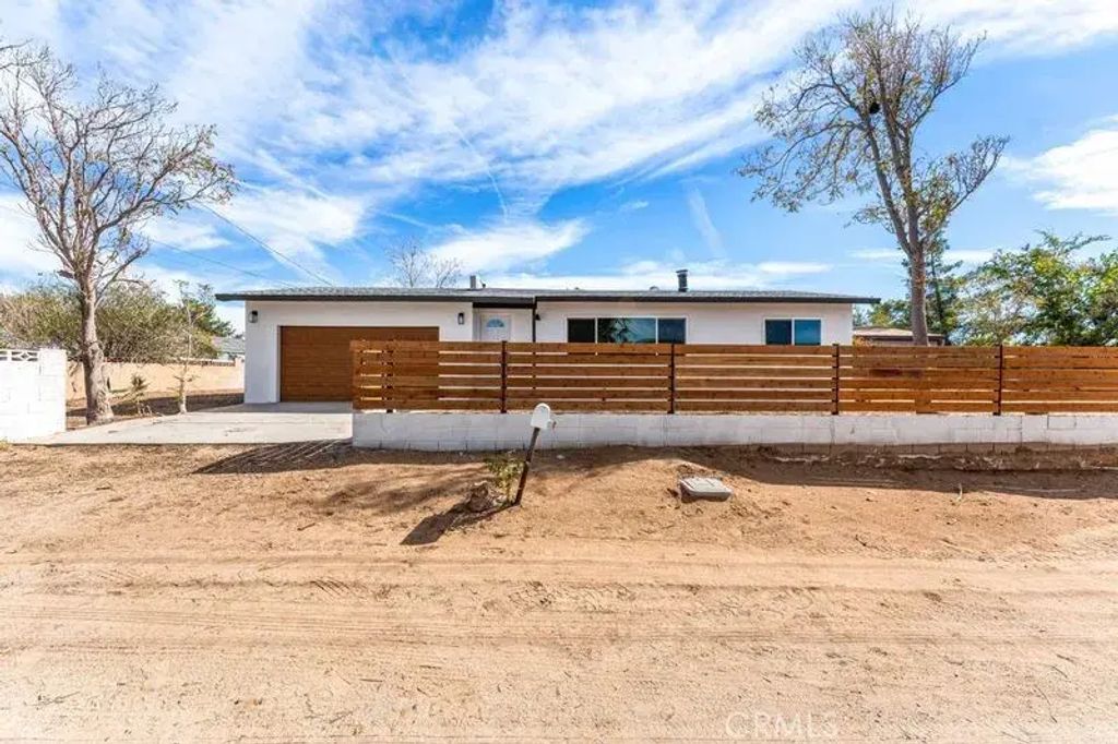 42524 42nd West, Quartz Hill