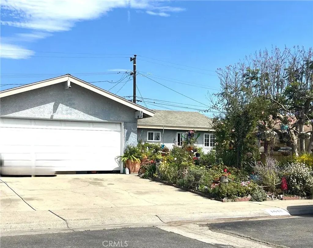 1642 Oxford Avenue, Santa Maria