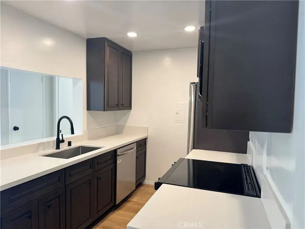5460 White Oak Avenue C109, Encino