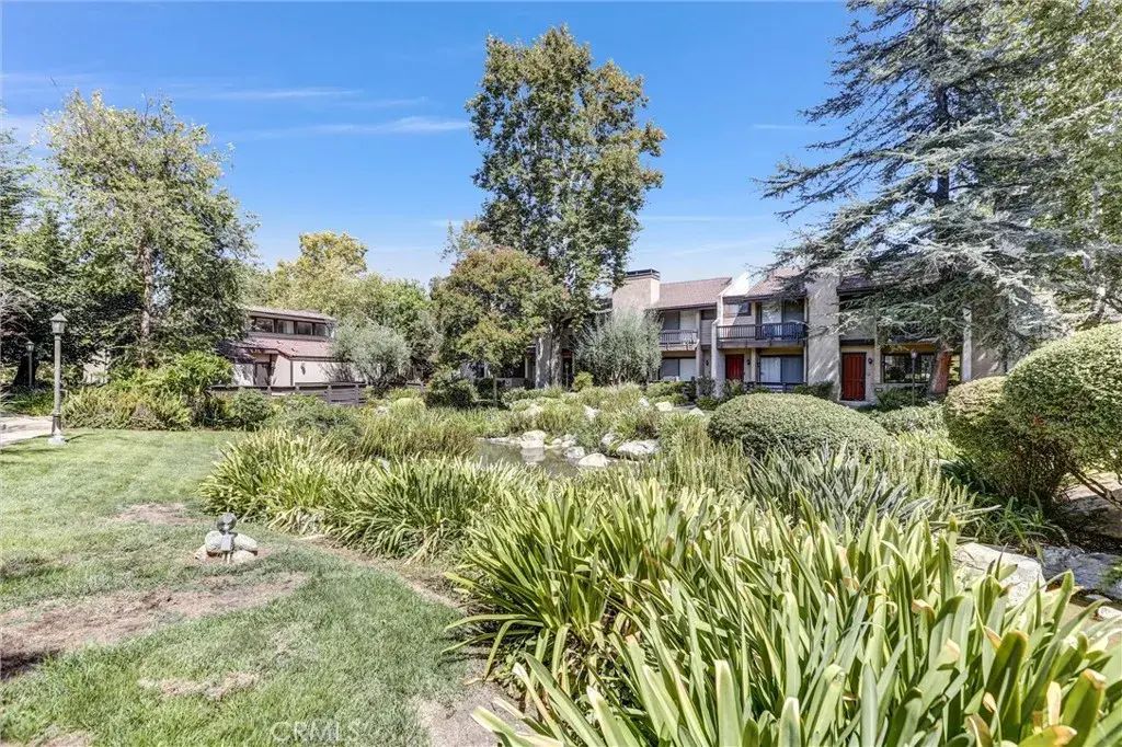 21821 Burbank 145, Woodland Hills