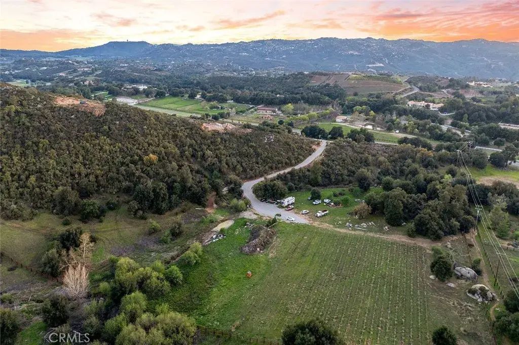 39948 Avenida La Cresta, Murrieta