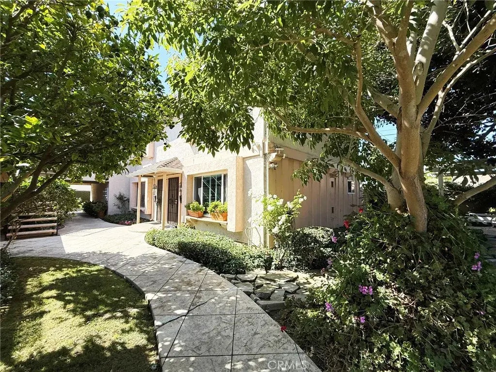 18301 Patterson Lane 3, Huntington Beach