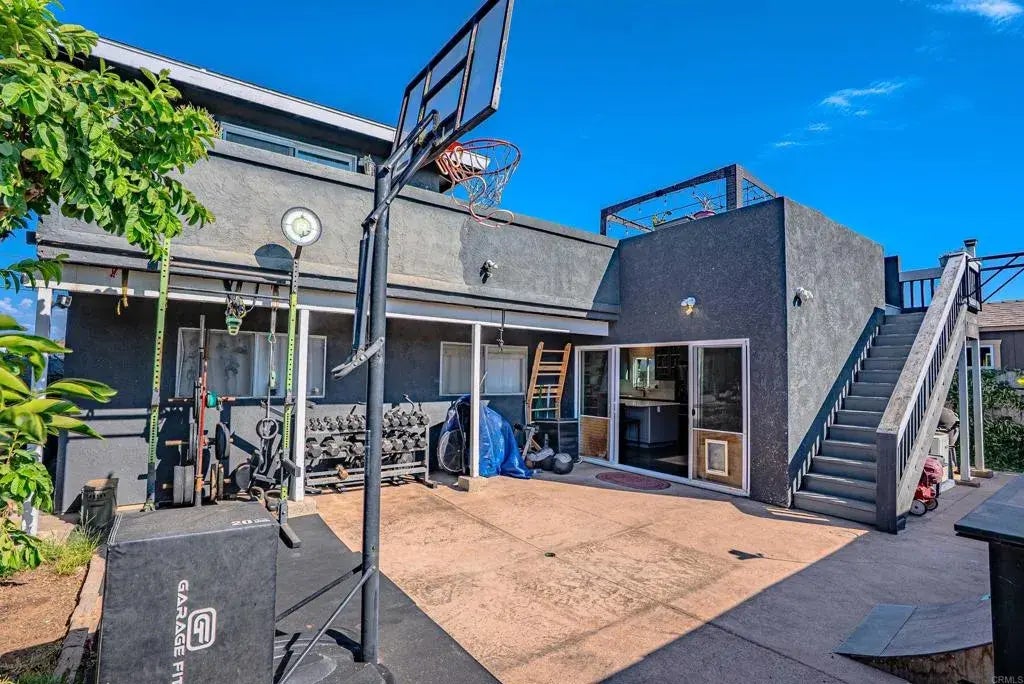 Photo of Listing #PTP2507108