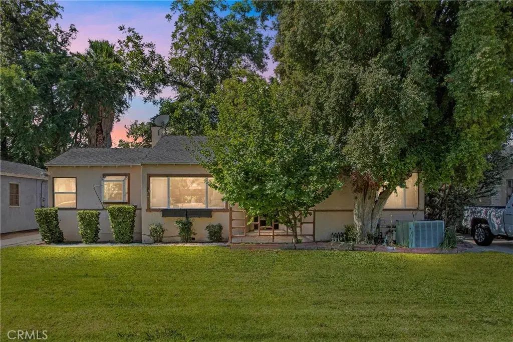 3528 Russell, Riverside