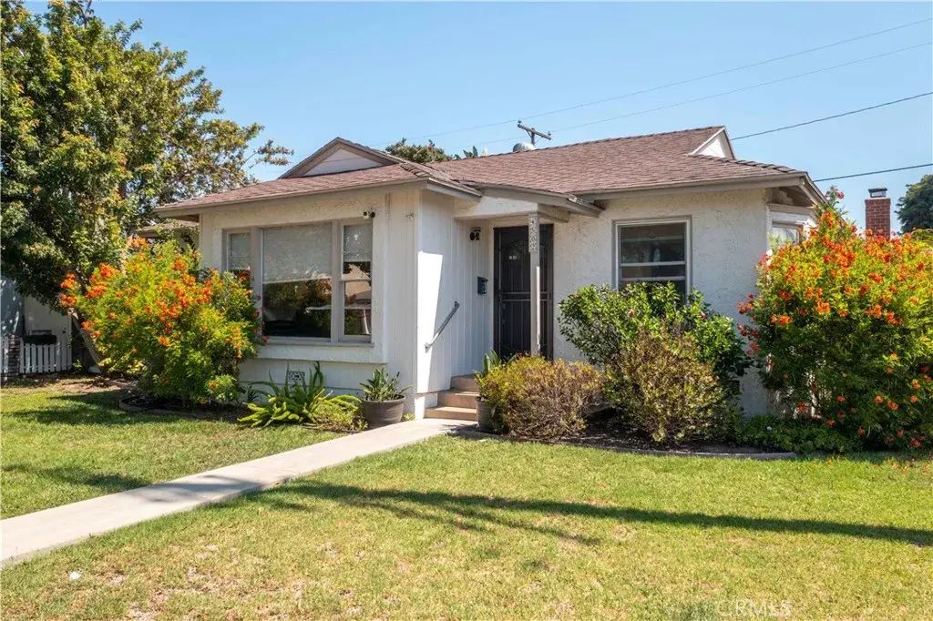 4502 Adenmoor, Lakewood