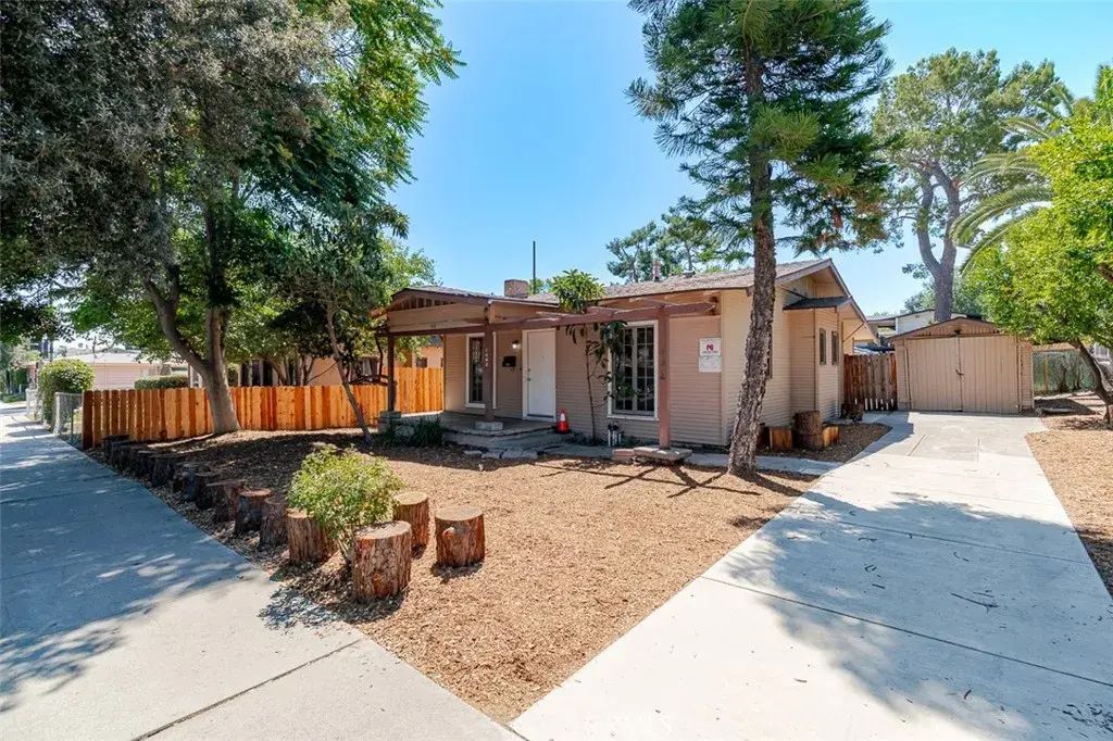 1062 E Villa Street, Pasadena