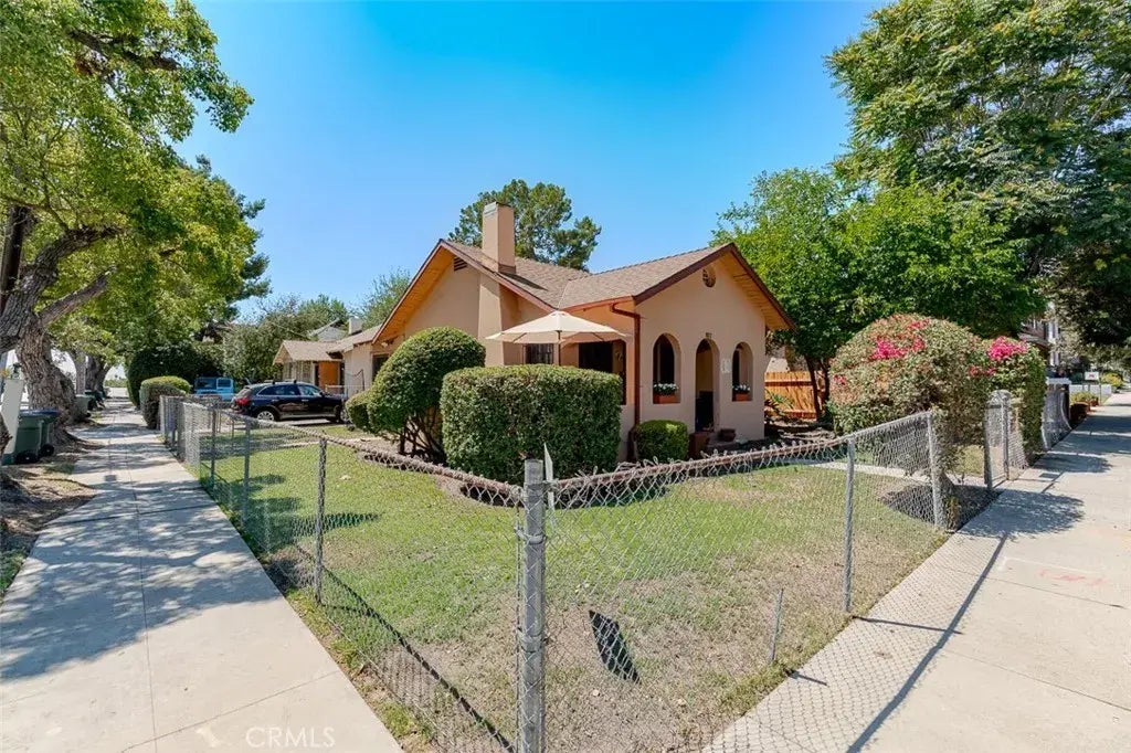 1072 E Villa Street, Pasadena