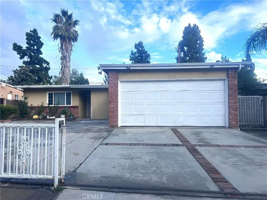 14914 Oswald St, Sylmar