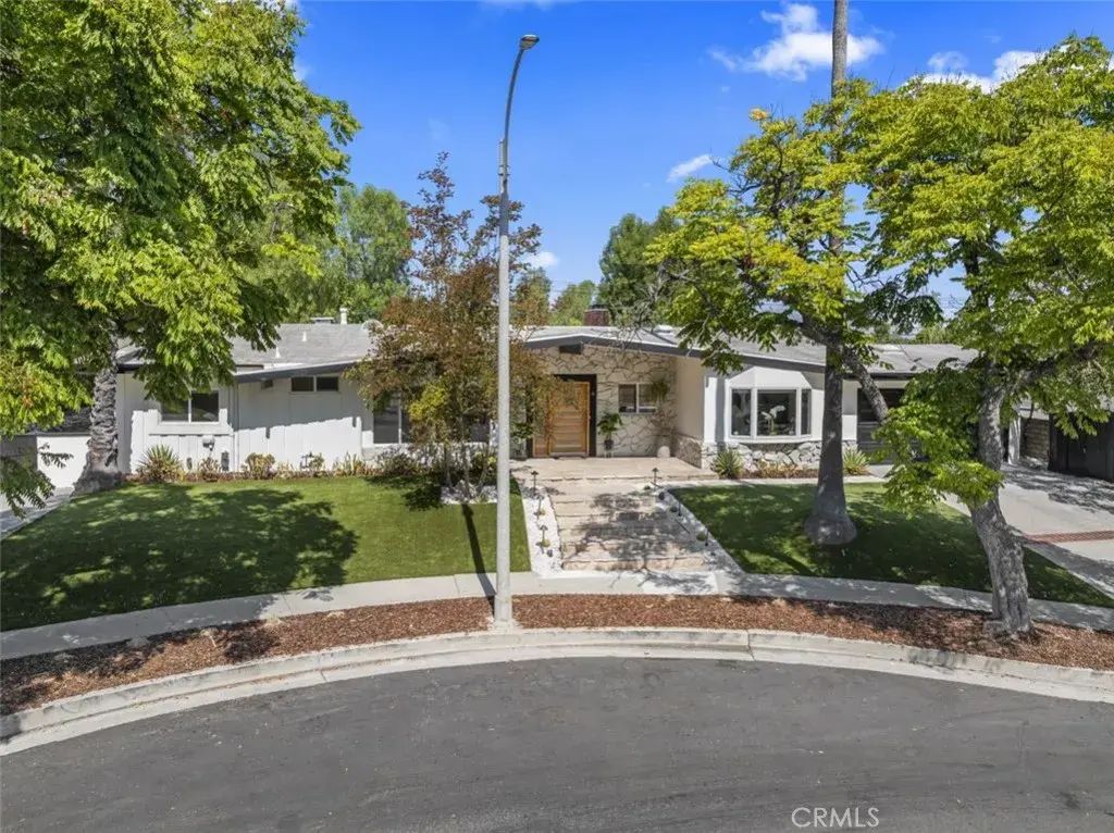 23761 Ladrillo Street, Woodland Hills