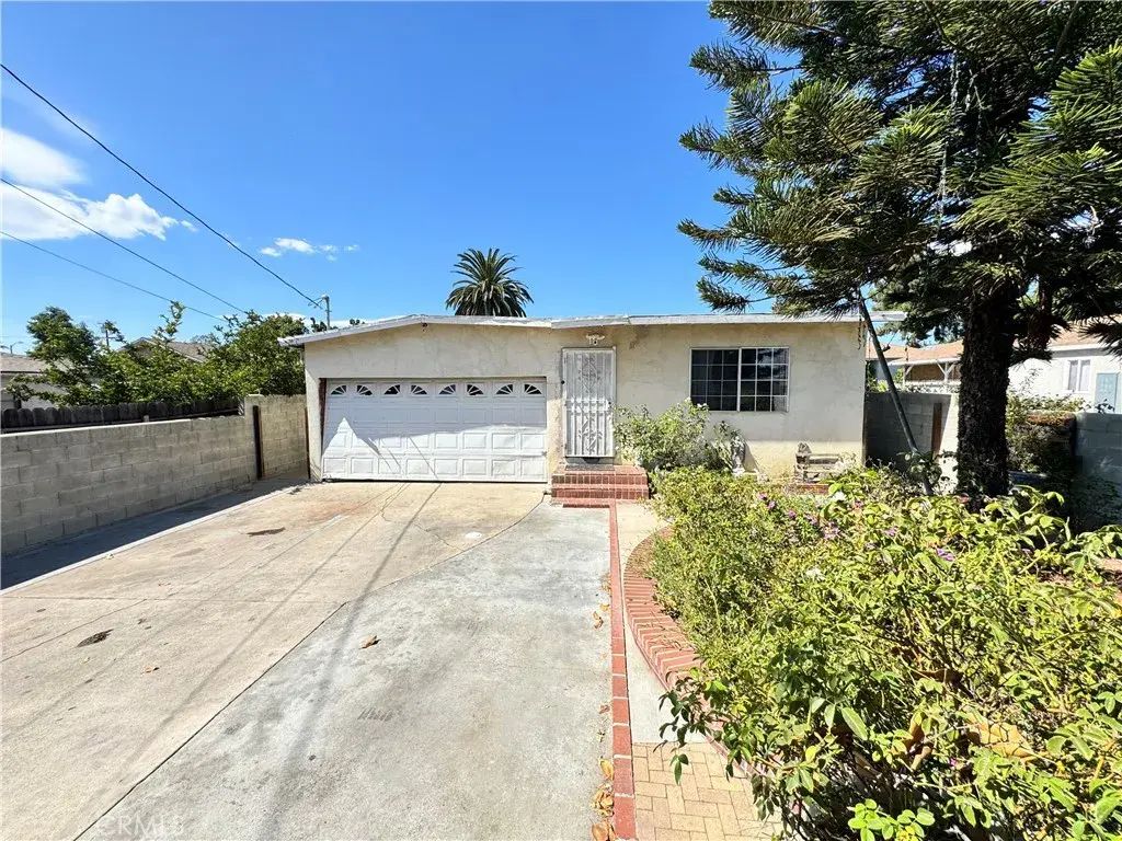 13745 Louvre St, Pacoima