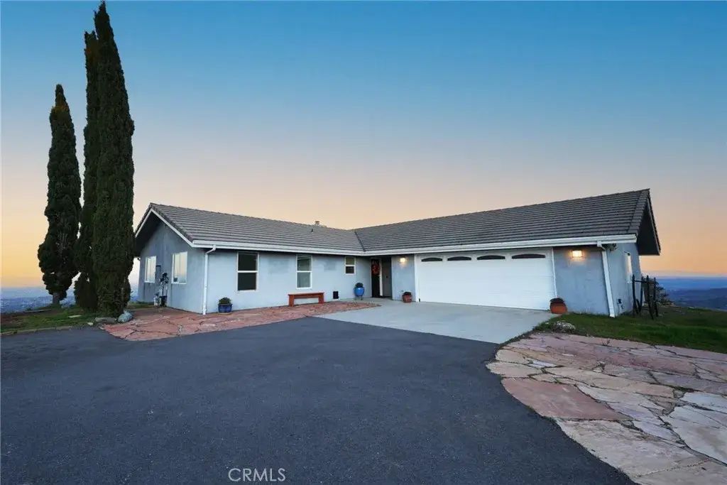 13750 Falcon Road, Atascadero