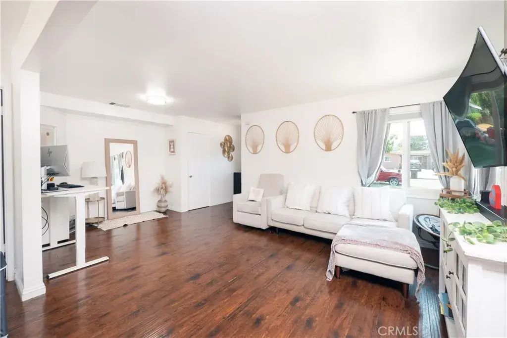 3893 Overland Street, Riverside
