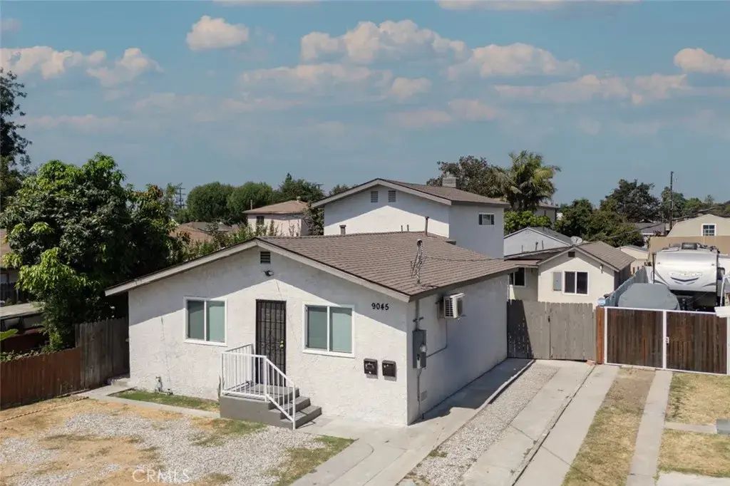 9045 Algeroma Street, Bellflower