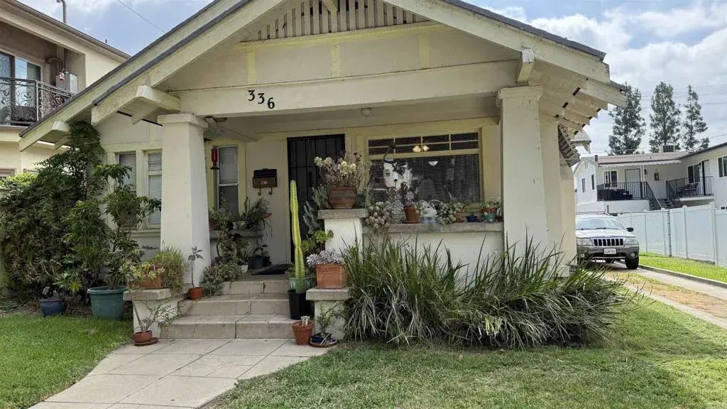 336 E Tujunga Avenue, Burbank