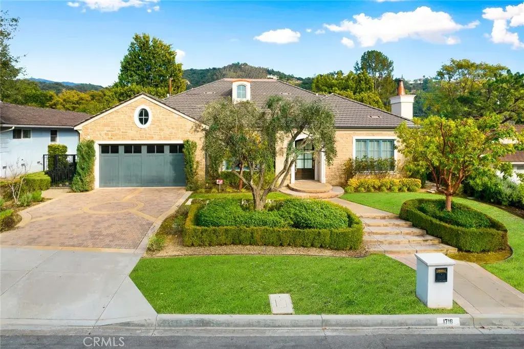 1716 Alta Oaks Drive, Arcadia