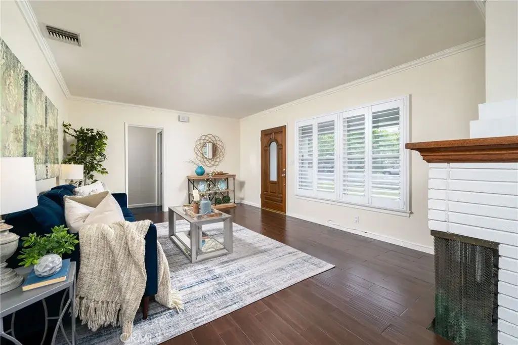 323 W Bennett Avenue, Glendora