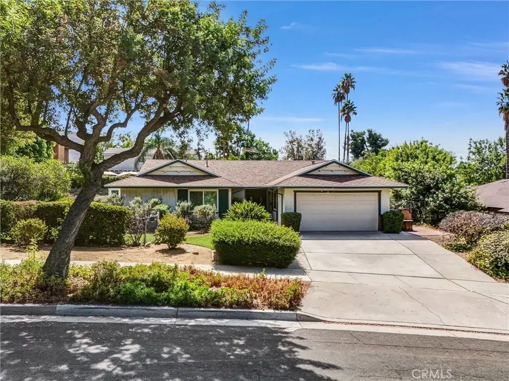 350 Glenhill Drive, Riverside