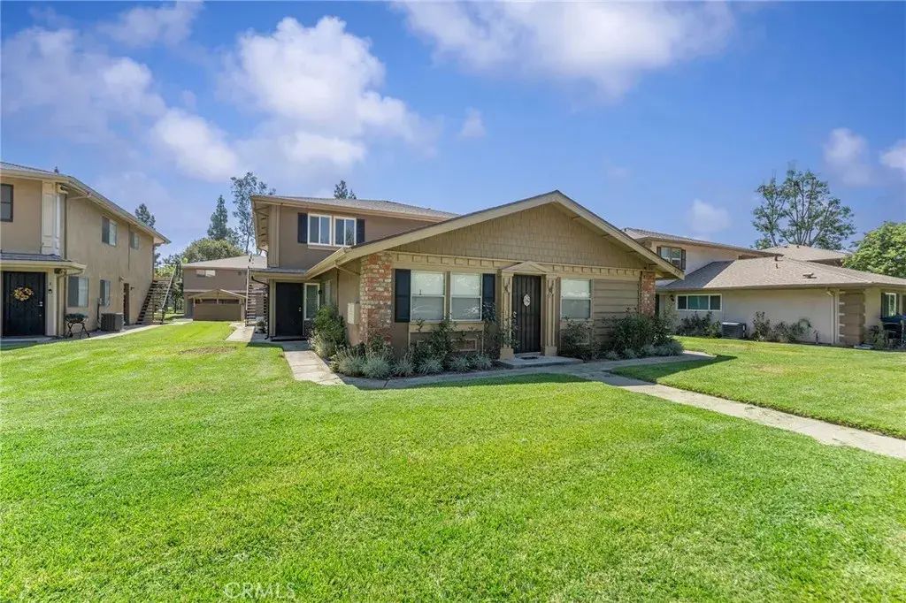 978 W Calle Del Sol 2, Azusa