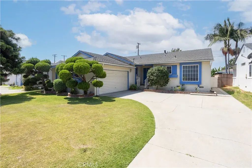 1921 North Hidden Lane, Long Beach