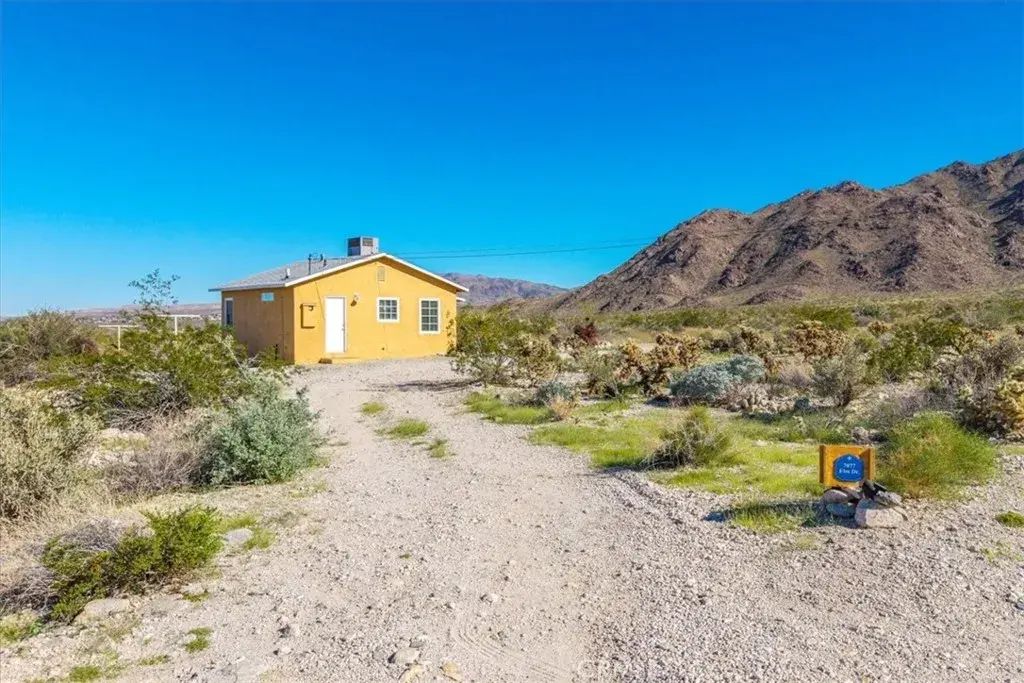 7077 Elm Avenue, 29 Palms