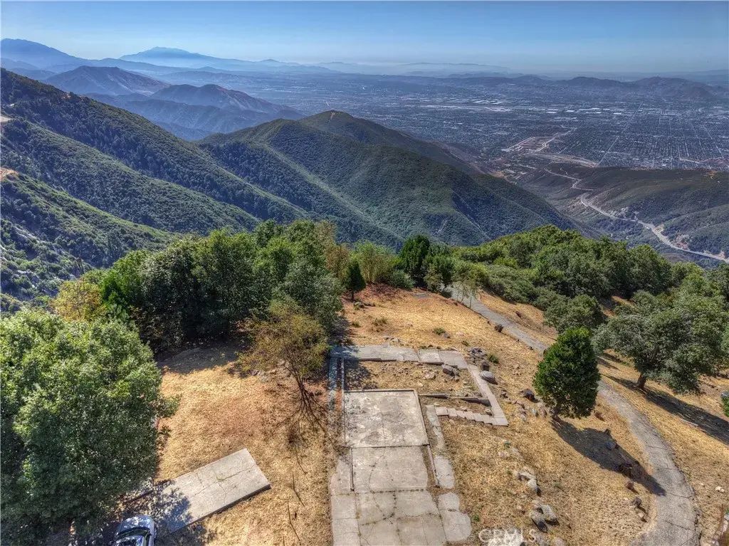 1180 Saturn Way, Crestline