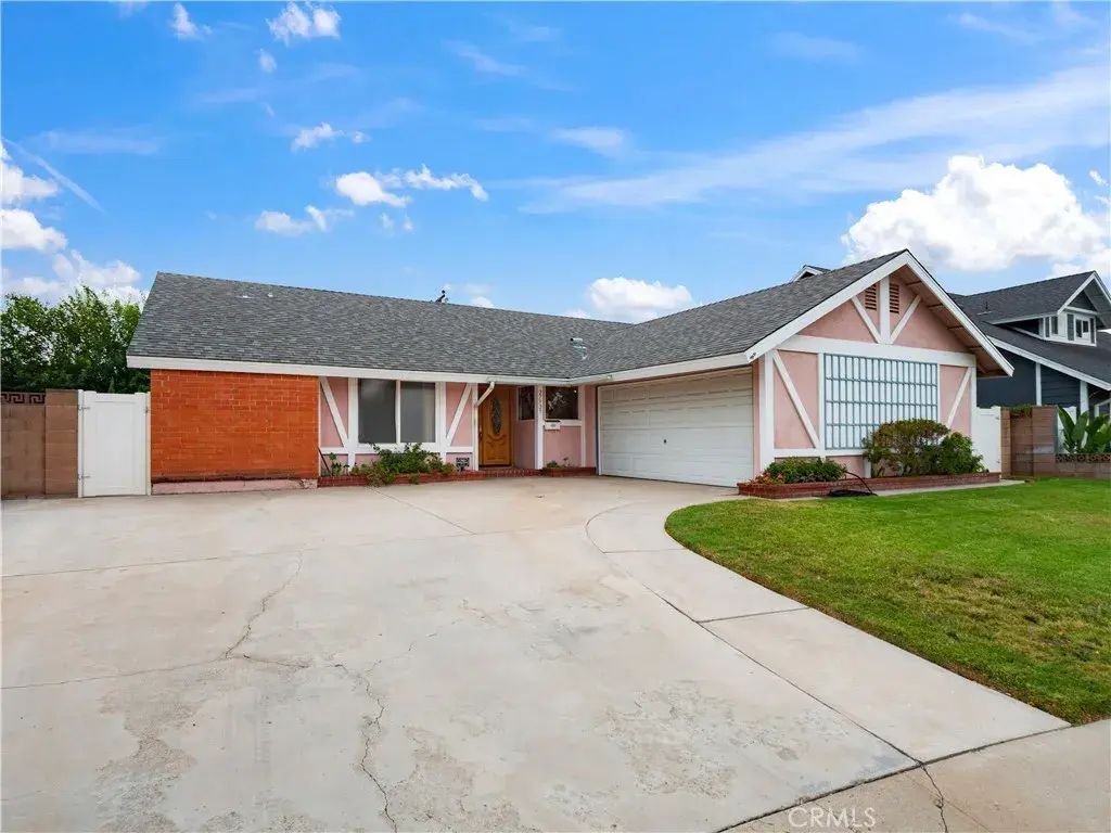 27927 Honeycomb Drive, Saugus