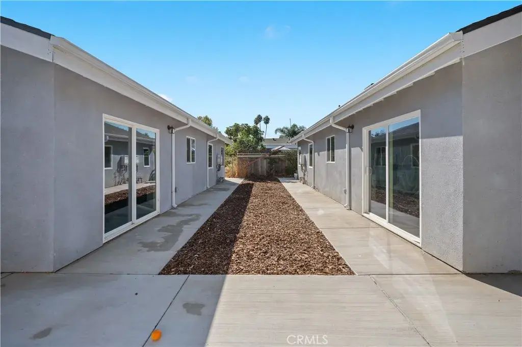 7445 Balcom Avenue, Reseda