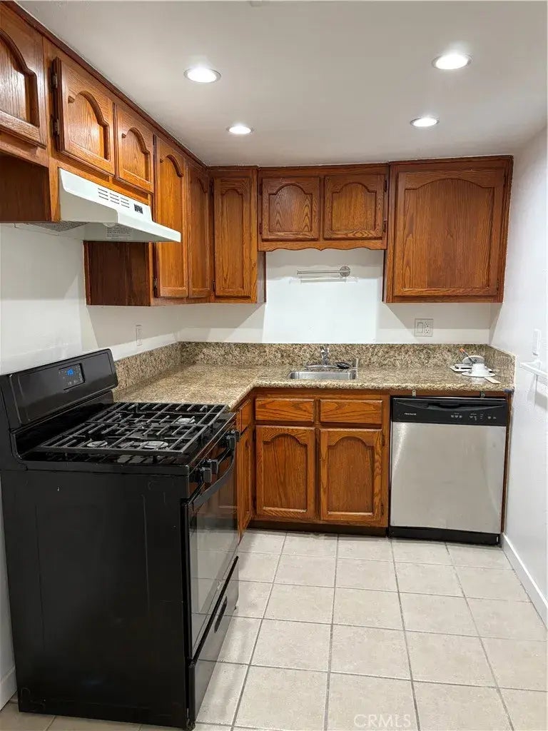 11314 La Mirada Boulevard 10, Whittier