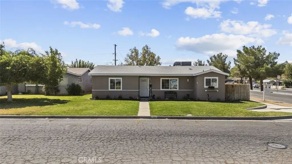 506 E Lingard Street, Lancaster