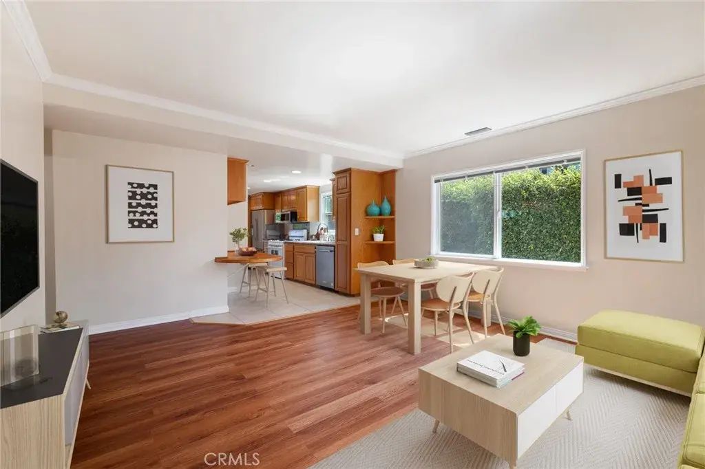 10530 Mcvine Avenue, Sunland