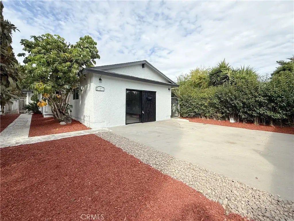 221 W 97th Street, Los Angeles