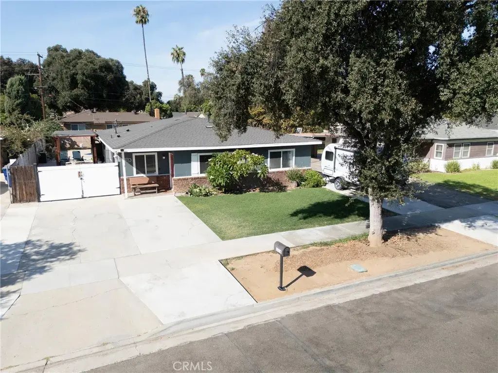 4076 Eileen, Riverside