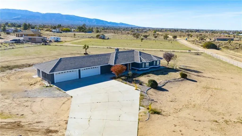 6895 Coyote Rd, Phelan