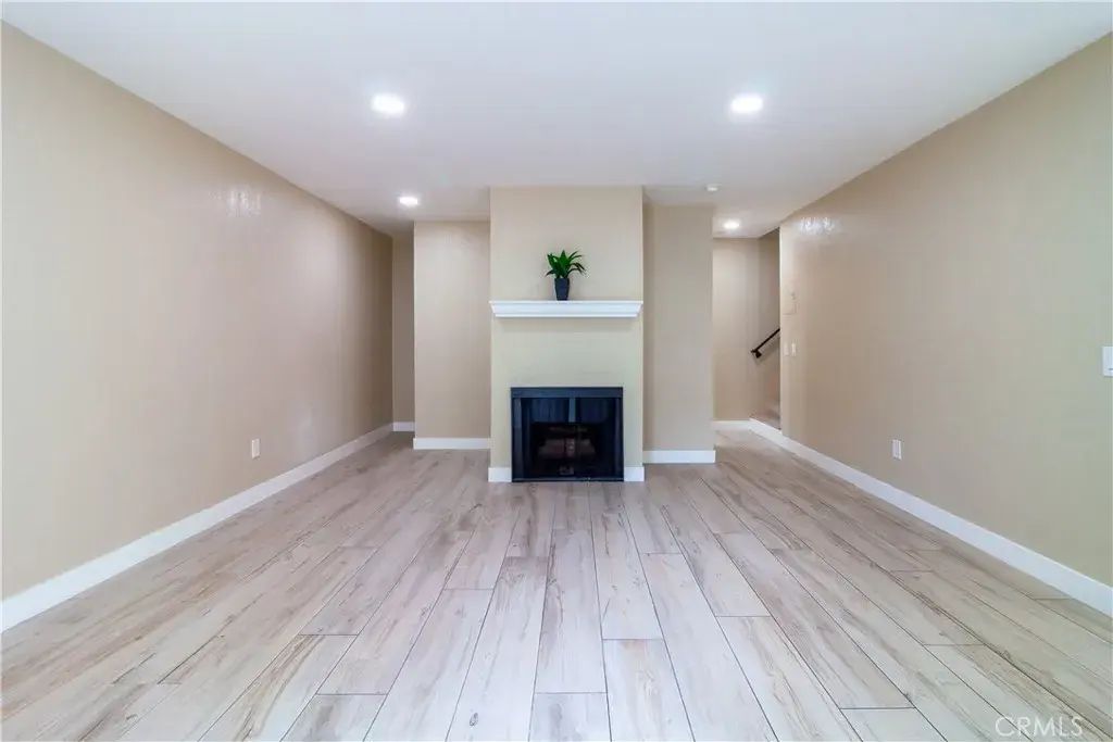 9047 Langdon Avenue 22, North Hills