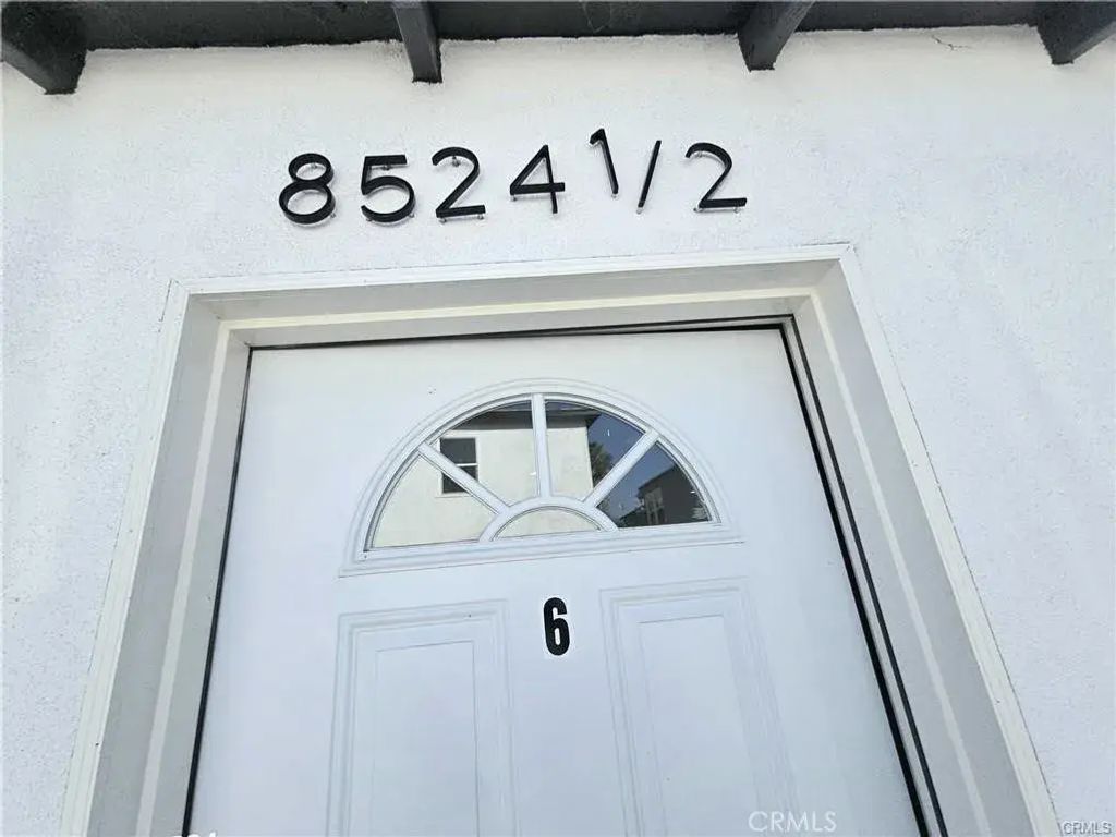 8524 Beverlywood Street 8524 1/2, Los Angeles