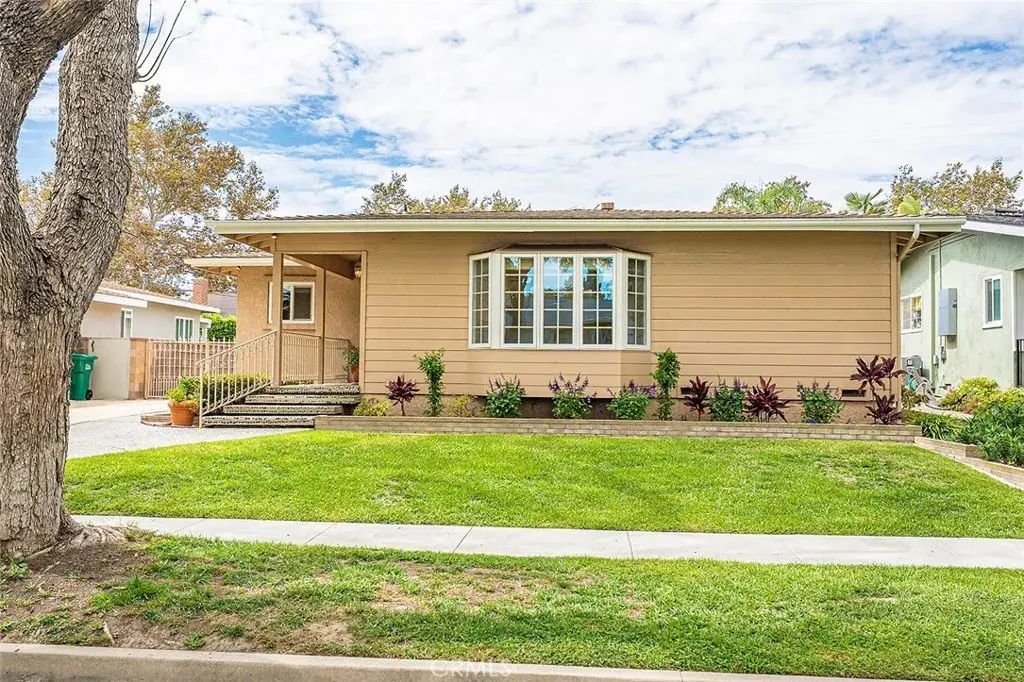 2541 Ostrom Avenue, Long Beach