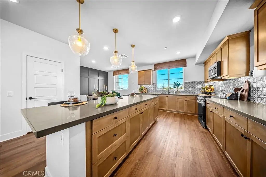 2870 Via Dolomito, Camarillo