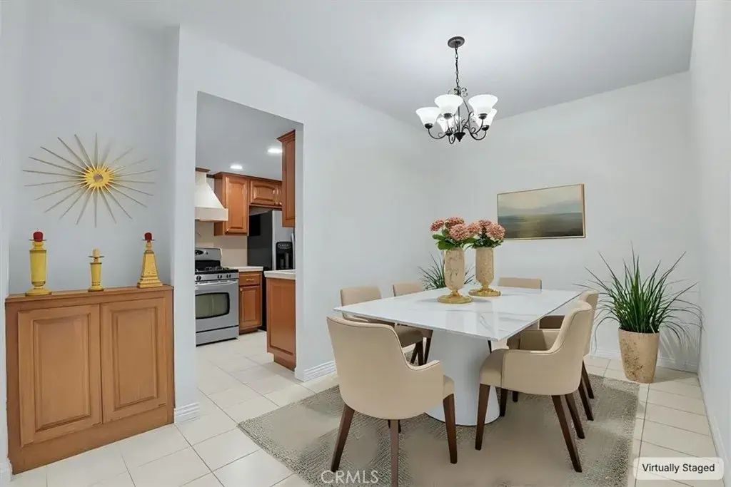 17914 Magnolia Boulevard 125, Encino