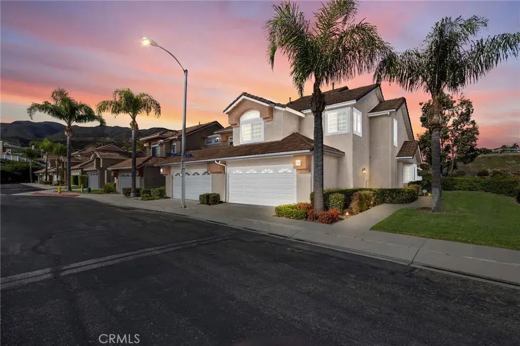 1544 Elegante Court, Corona