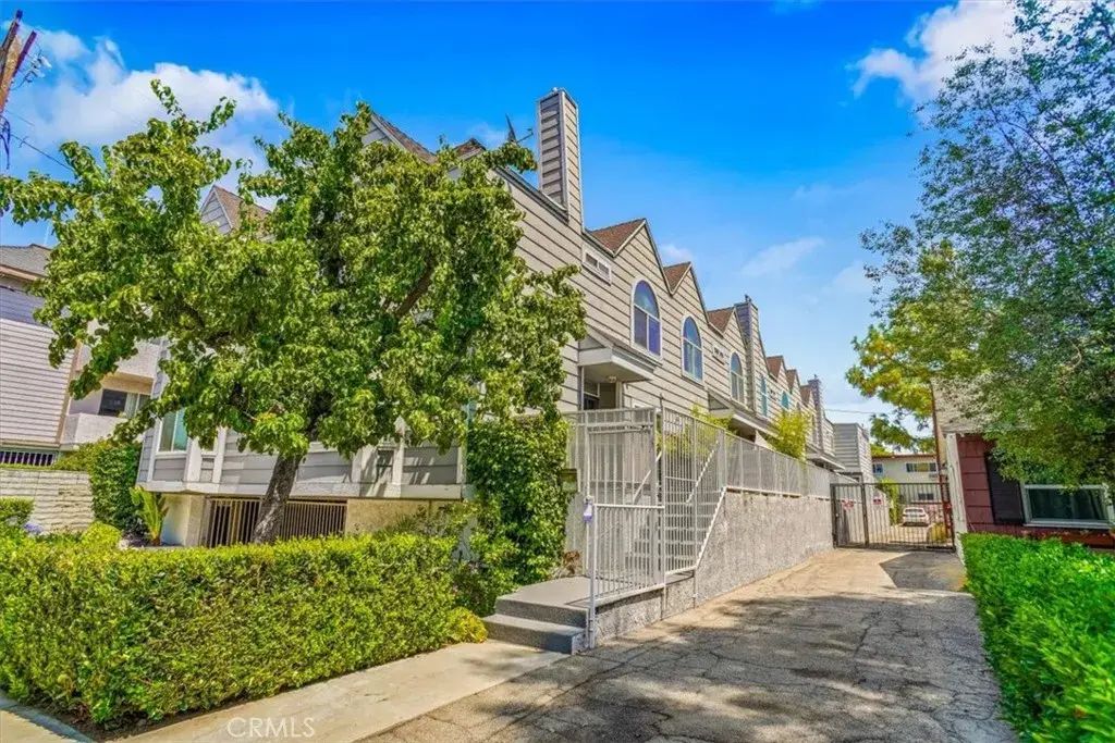 4744 Ben Avenue 11, Valley Village