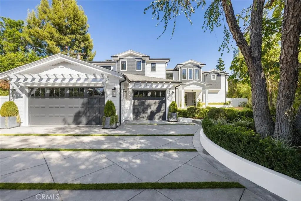 5230 Bianca Avenue, Encino