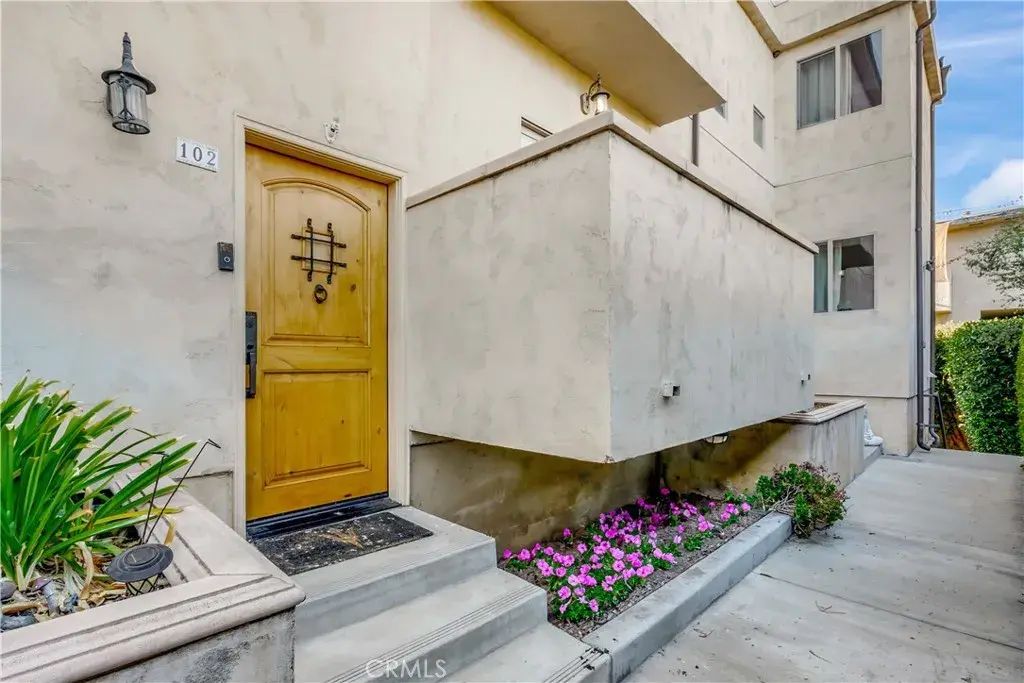 11253 Peach Grove 102, North Hollywood