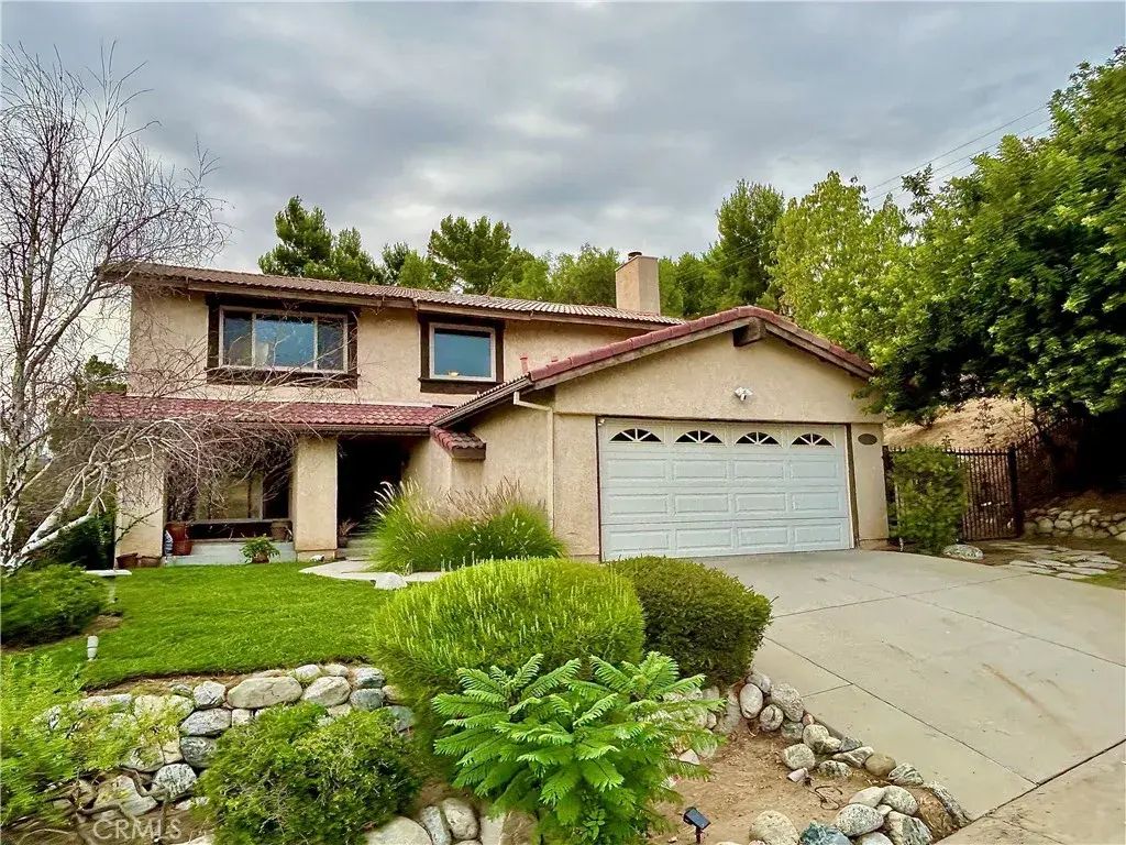 15873 Yarnell St, Sylmar